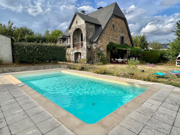 Suite familiale dans maison d'hôtes en pierre Auvergnate - 4 ou 5 personnes