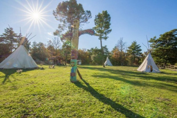 Les cabanes du puits de Riquier - Le tipi Quana