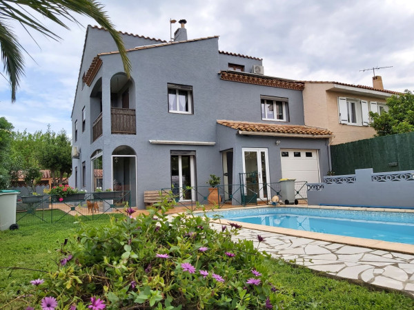 Suite parentale et chambre privée avec accès piscine