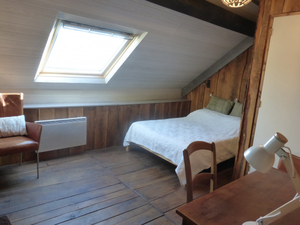 Chambre d'hôtes à la campagne - Lit double 140 cm