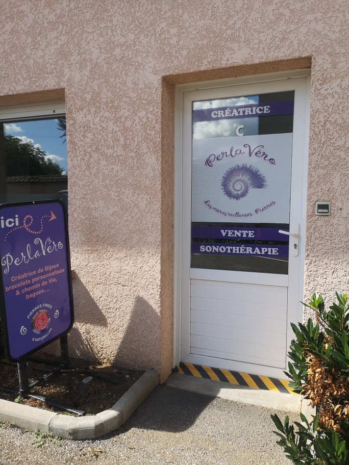 PerlaVéro formatrice/praticienne en sonothérapie et massage bien-être